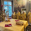 Божественная литургия в храме Сошествия Святого Духа на Даниловском кладбище г. Москвы